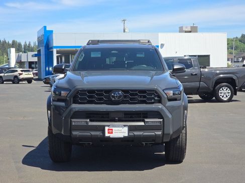 Used 2025 Toyota 4Runner TRD Off-Road AWD/4WD image 3