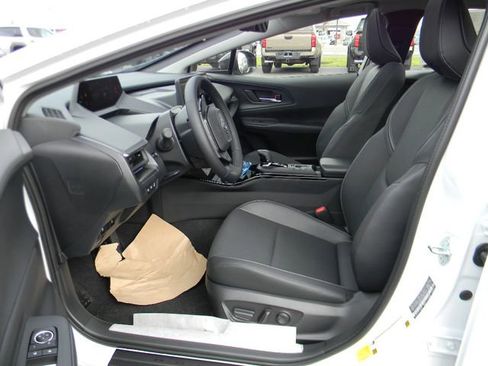 New 2026 Toyota Prius Plug-In Hybrid FWD image 15