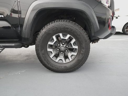 Certified 2016 Toyota Tacoma TRD Off-Road image 34