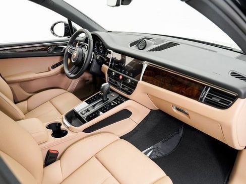 New 2026 Porsche Macan image 24