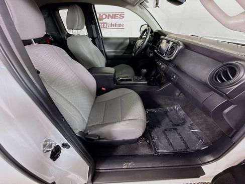 Used 2022 Toyota Tacoma SR AWD/4WD image 30