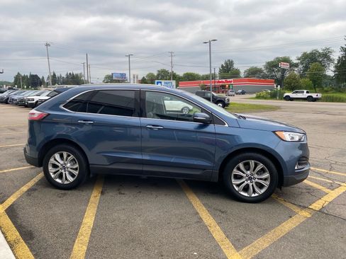 Used 2019 Ford Edge Titanium w/ Cold Weather Package AWD/4WD image 7