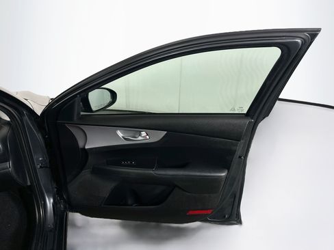 Used 2023 Kia Forte LXS w/ LXS Technology Package FWD image 30