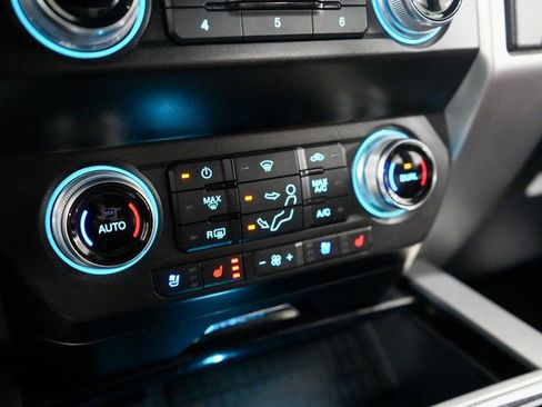 Used 2020 Ford F350 Platinum w/ Tremor Off-Road Package image 21