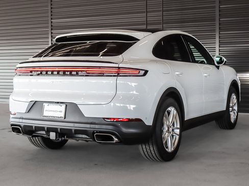 Certified 2025 Porsche Cayenne Coupe image 10
