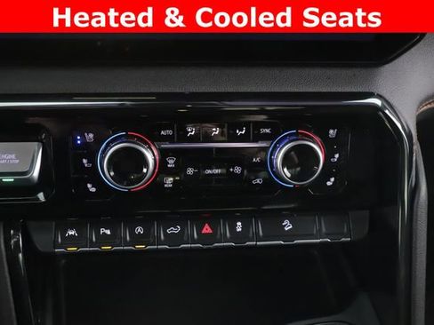Used 2023 GMC Sierra 1500 AT4 w/ AT4 Premium Package AWD/4WD image 4