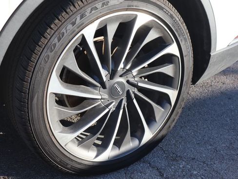 Used 2020 Lincoln Aviator Reserve w/ Equipment Group 202A image 44