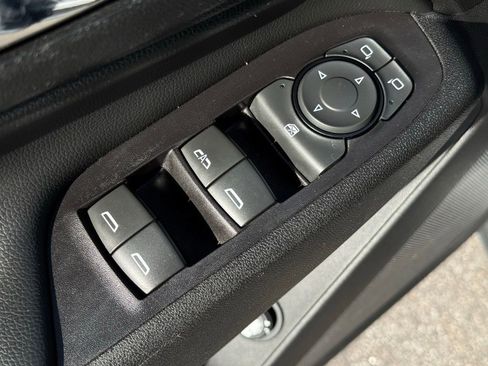 Used 2018 Chevrolet Equinox LT image 25