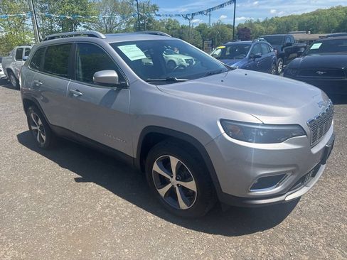 Used 2019 Jeep Cherokee Limited AWD/4WD image 2