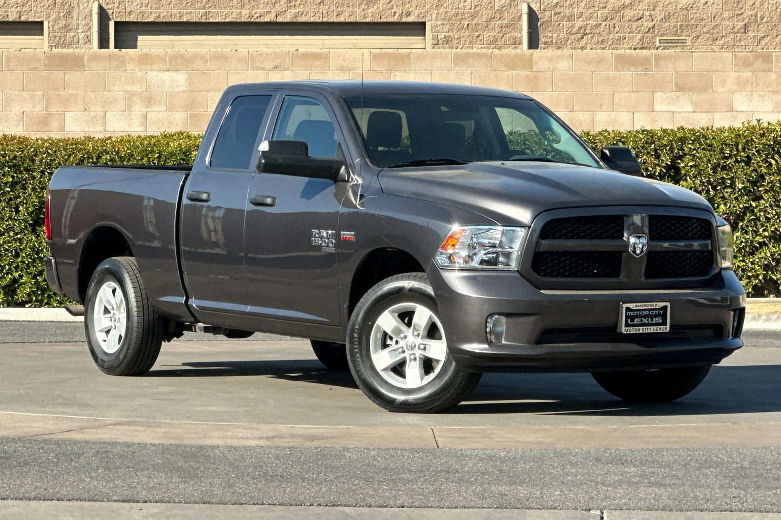 Used 2019 RAM 1500 Express AWD/4WD image 2
