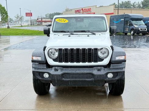 Used 2024 Jeep Wrangler Sport AWD/4WD image 2