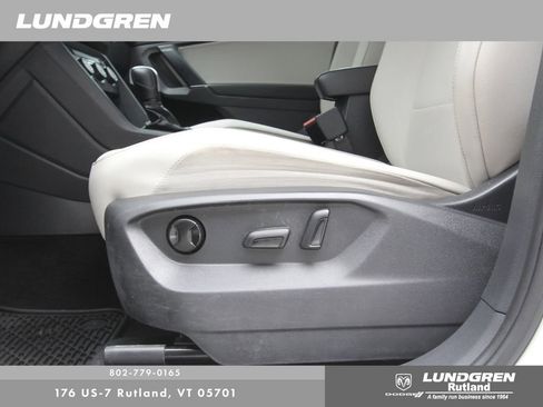 Used 2020 Volkswagen Tiguan SEL w/ 3rd Row Seat Package image 12