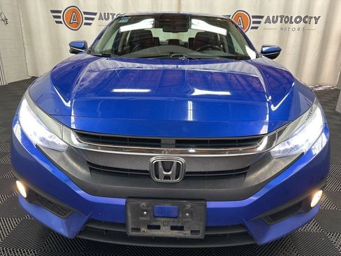 Used 2017 Honda Civic Touring image 3