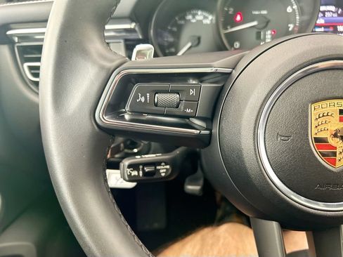 Certified 2025 Porsche Macan AWD/4WD image 13