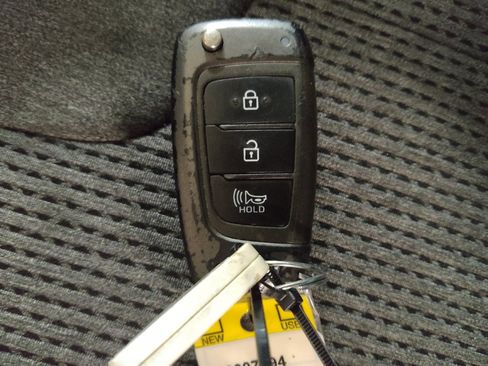 Used 2021 Hyundai Santa Fe SE FWD image 32