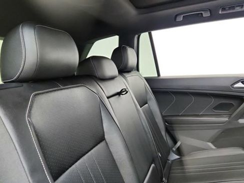 Used 2023 Volkswagen Tiguan SE R-Line image 25
