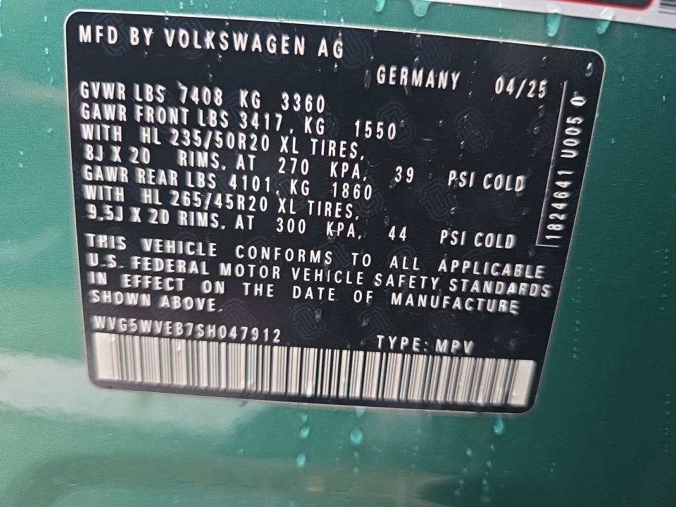 Used 2025 Volkswagen ID. Buzz 1st Edition RWD image 17