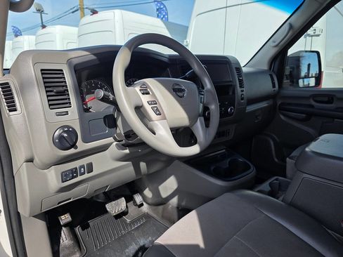 Used 2021 Nissan NV 2500 SV image 19