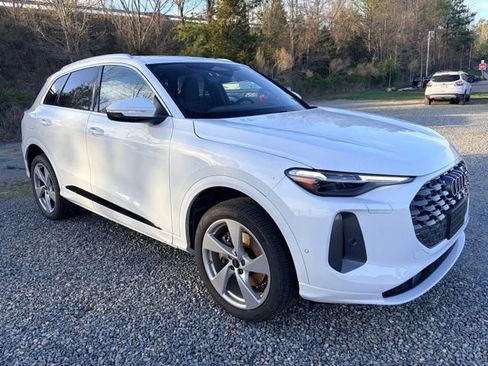 Used 2025 Audi Q5 Premium Plus w/ Premium Plus image 3