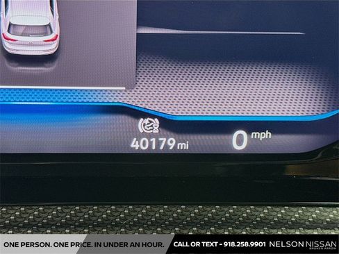 Used 2022 Volkswagen Golf R image 12