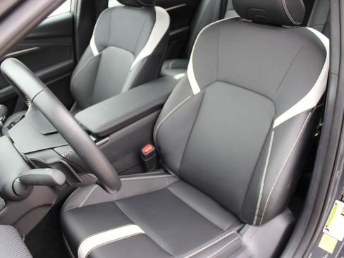 Used 2025 Toyota Camry SE image 16