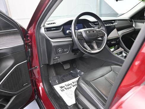 Used 2022 Jeep Grand Cherokee L Limited image 9
