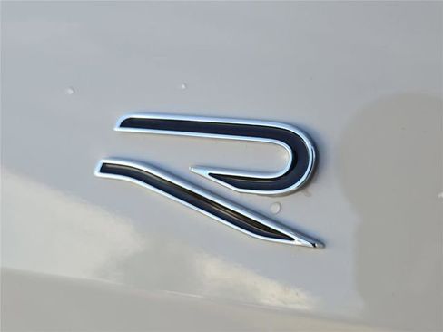 New 2026 Volkswagen Tiguan SE R-Line FWD image 6