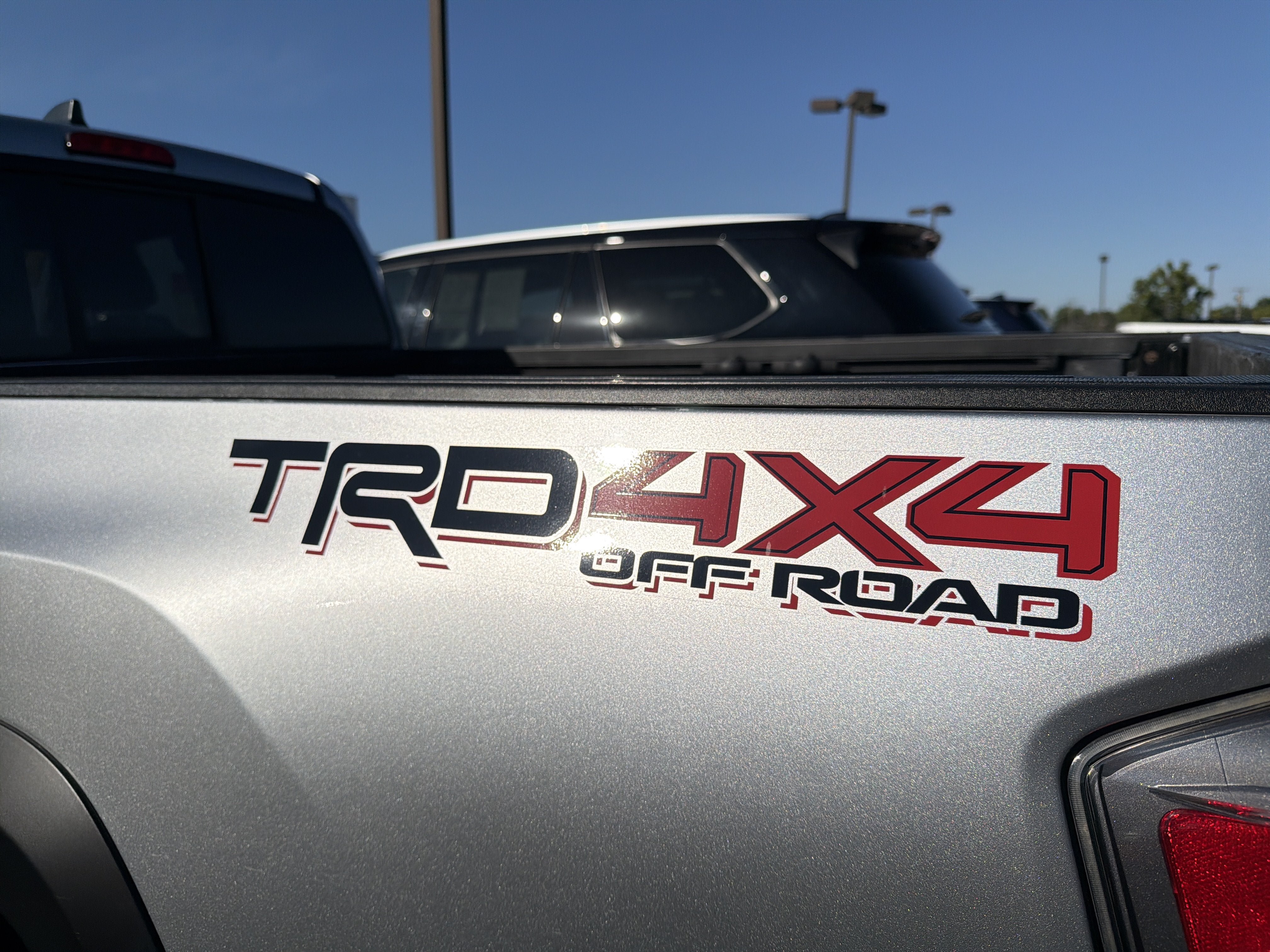Certified 2022 Toyota Tacoma TRD Off-Road AWD/4WD image 8
