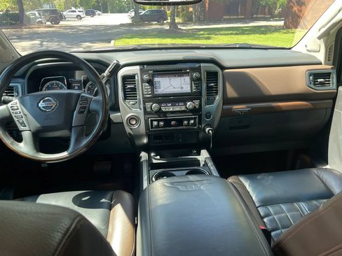 Used 2017 Nissan Titan Platinum Reserve RWD image 16