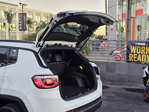 New 2026 Jeep Compass Latitude image 8