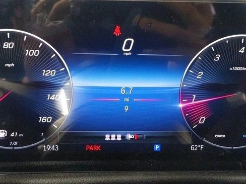 Used 2024 Mercedes-Benz GLB 250 image 22