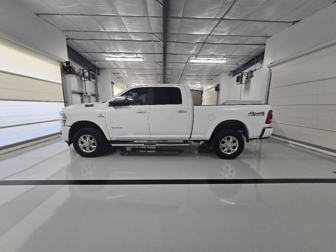 Used 2022 RAM 2500 Laramie AWD/4WD image 4