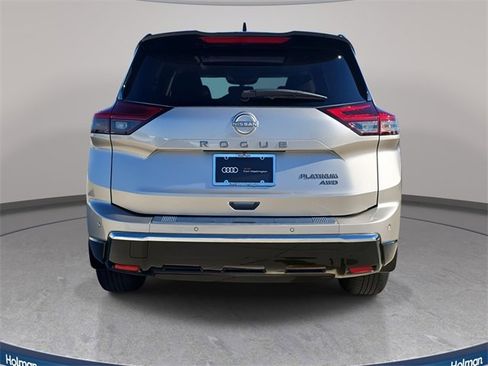Used 2024 Nissan Rogue Platinum image 7