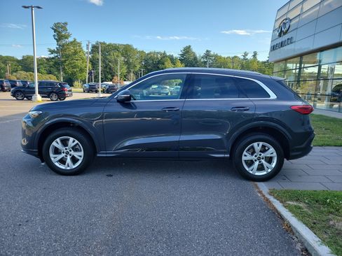Used 2025 Audi Q5 Premium w/ Convenience Package AWD/4WD image 2