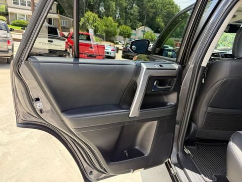 Used 2020 Toyota 4Runner SR5 Premium w/ Moonroof Package AWD/4WD image 54