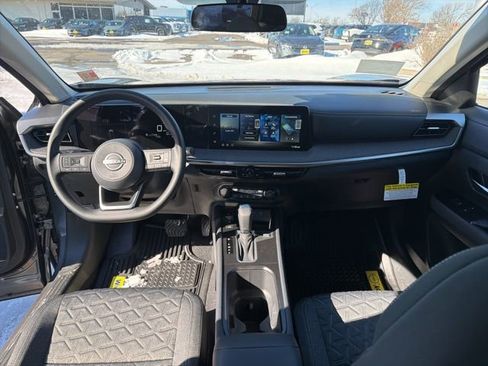 Used 2026 Nissan Kicks SV w/ SV Premium Package AWD/4WD image 18