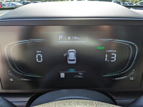Certified 2025 Kia Niro LX image 34