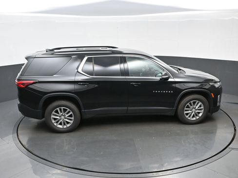 Used 2022 Chevrolet Traverse LT image 40