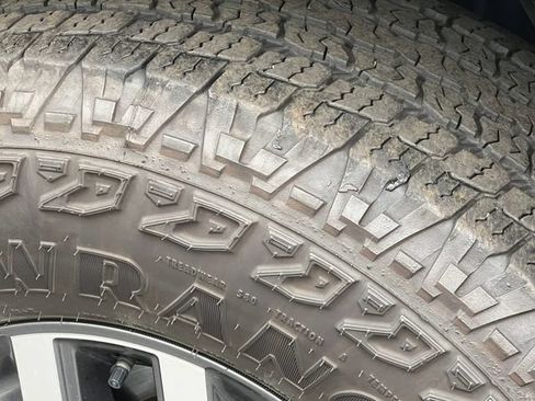 Used 2023 Toyota Tacoma TRD Off-Road w/ TRD Premium Off Road Package AWD/4WD image 17