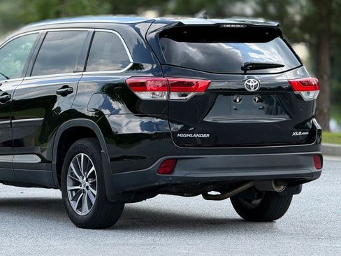 Used 2019 Toyota Highlander XLE AWD/4WD image 49