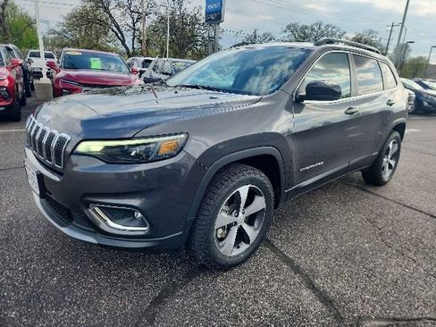 Used 2022 Jeep Cherokee Limited AWD/4WD image 3