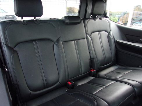 Used 2024 Jeep Wagoneer Series III w/ Flexible Seating Group AWD/4WD image 19