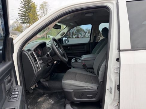 Used 2014 RAM 1500 4x4 Crew Cab w/ Remote Start & Security Group image 9