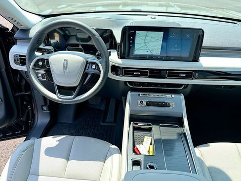New 2026 Lincoln Aviator 2WD image 19