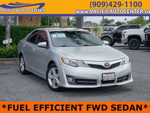 Used 2012 Toyota Camry SE FWD image 1