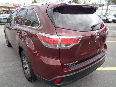 Used 2016 Toyota Highlander XLE AWD/4WD image 17