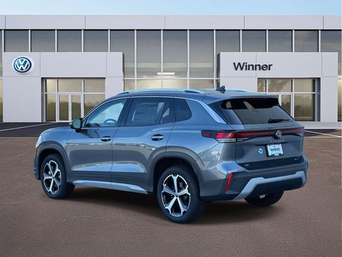 New 2025 Volkswagen Tiguan SE image 3