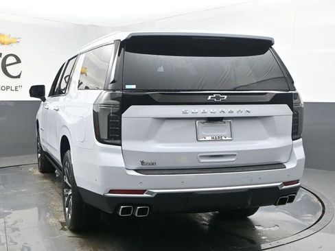 New 2026 Chevrolet Suburban High Country AWD/4WD image 14
