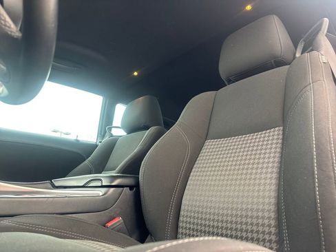 Used 2022 Dodge Challenger SXT w/ Blacktop Package image 9