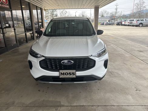 New 2026 Ford Escape Active image 2
